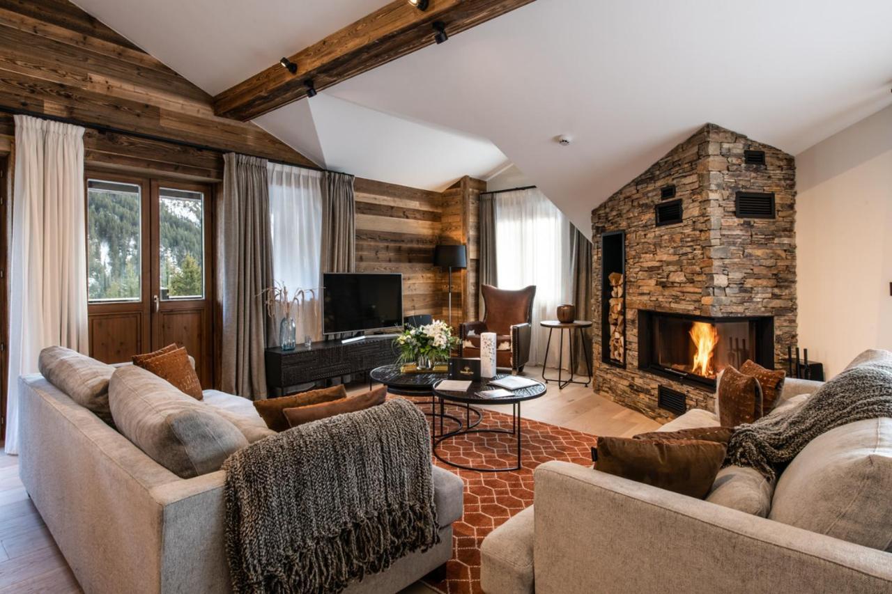 Manali Lodge By Alpine Resorts Корчевел Екстериор снимка